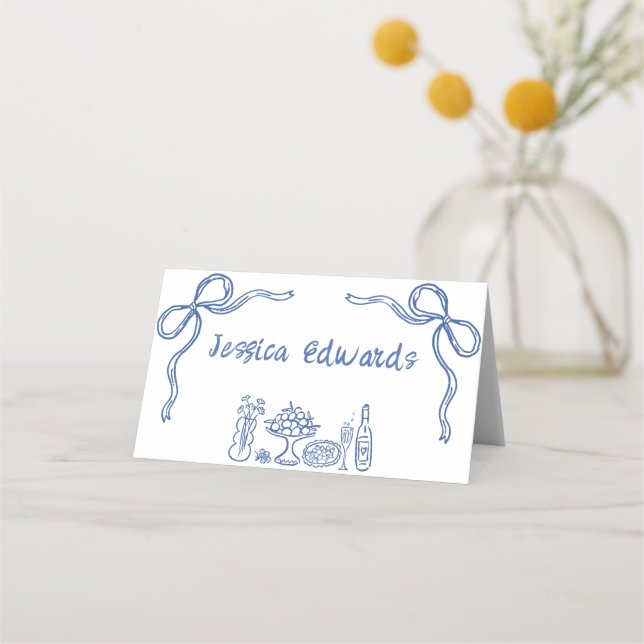 Whimsical Blue Bow Brautparty Faltäre Platzkarte (Vorderseite)