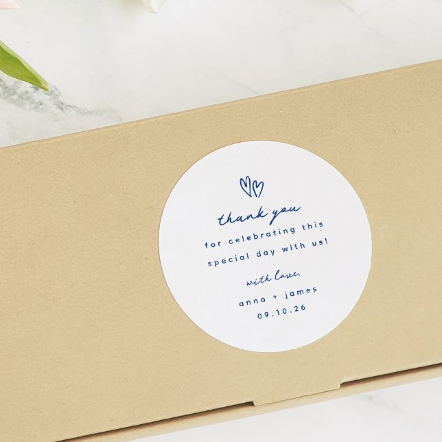 Whimsical Blue Doodle Heart Gastgeschenk Hochzeit Runder Aufkleber (Von Creator hochgeladen)