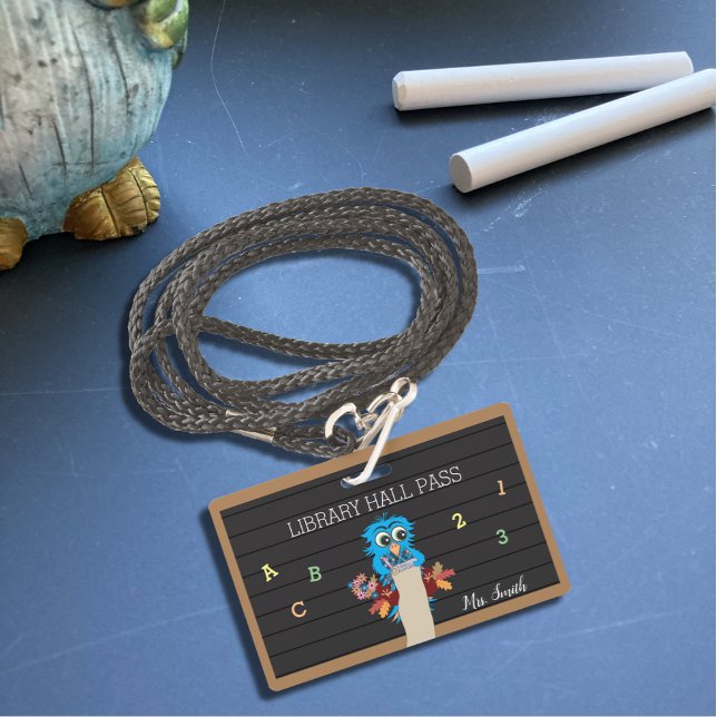 Whimsical Blue Owl Horizontal Hall Pass Abzeichen Ausweis (Von Creator hochgeladen)