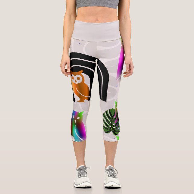 Whimsical Boho Owl & Tropical Monstera Leaf Capri Leggings (Vorderseite)
