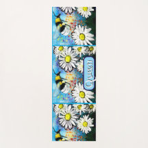 Whimsical Bumble Bee in Daisies Personalisiert