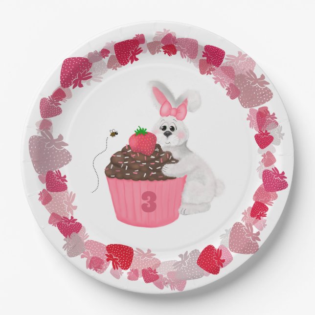 Whimsical Bunny & Strawberry Cupcake Geburtstag Pappteller (Vorderseite)
