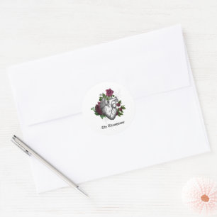 Whimsical Burgundy Floral Gothic Wedding Runder Aufkleber