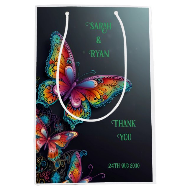 Whimsical Butterfly Romance Hochzeit Einladung Mittlere Geschenktüte (Vorderseite)