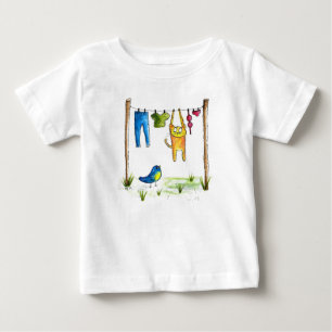 Whimsical Cat auf einer Wäscheleine Baby T-shirt