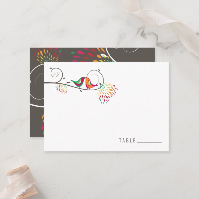 Whimsical Colorful Kissing Summer Birds Wedding Platzkarte (Vorderseite/Rückseite Beispiel)