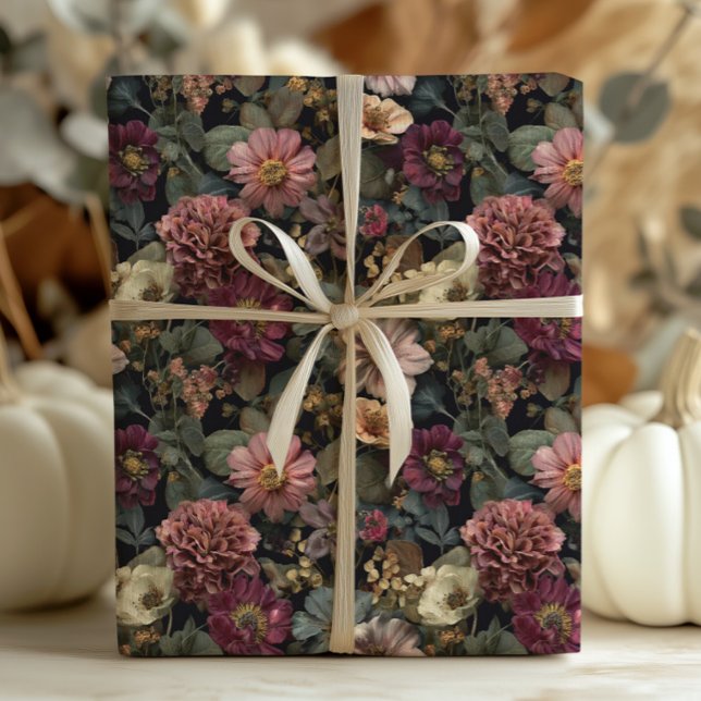 Whimsical Dark Moody Boho Floral Pink und Green Geschenkpapier (Von Creator hochgeladen)