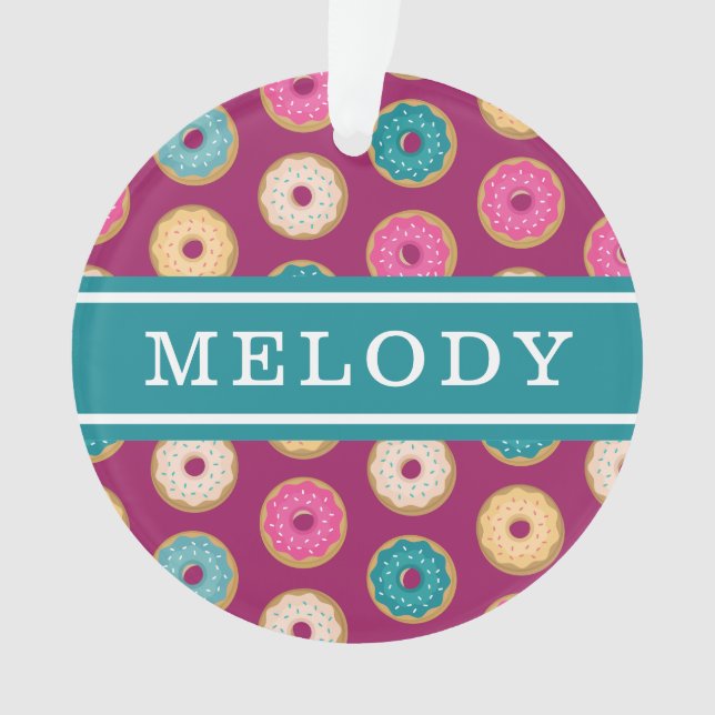 Whimsical Doughnut Pattern auf Lila Ornament (Vorderseite)