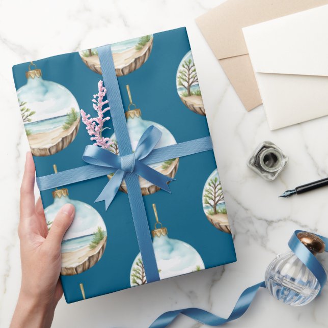 Whimsical Driftwood Christmas Bauble Geschenkpapier (Schenken)