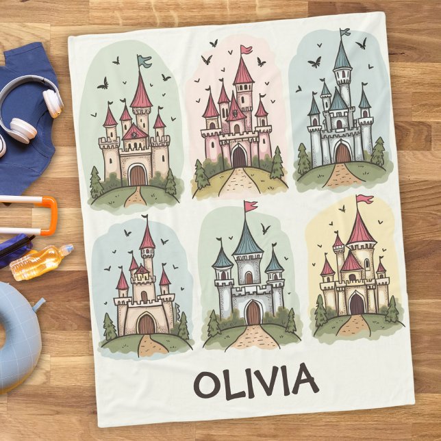 Whimsical Fairy Tale Burgen von Bellinzona Fleecedecke (Von Creator hochgeladen)