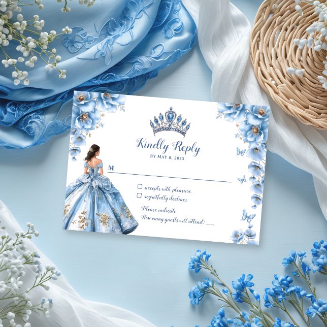 Whimsical Floral Dusty Blue Tiara Quinceañera RSVP Karte (Von Creator hochgeladen)