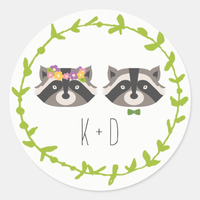 Whimsical Forest Raccoons Rustikale Hochzeit Runder Aufkleber (Vorderseite)