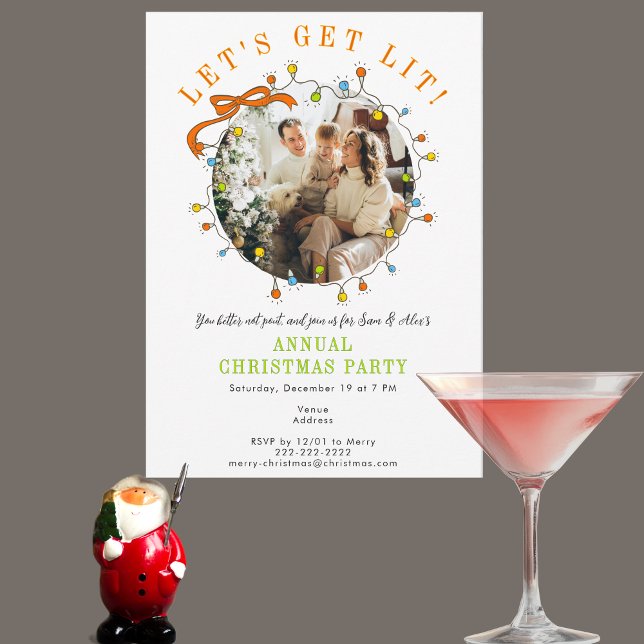Whimsical Foto Let's Get Lit Weihnachtsfeier Einladung (Whimsical Let's Get Lit Christmas cozy holiday gathering open house festive “Mr. & Mrs” Dinner Party)