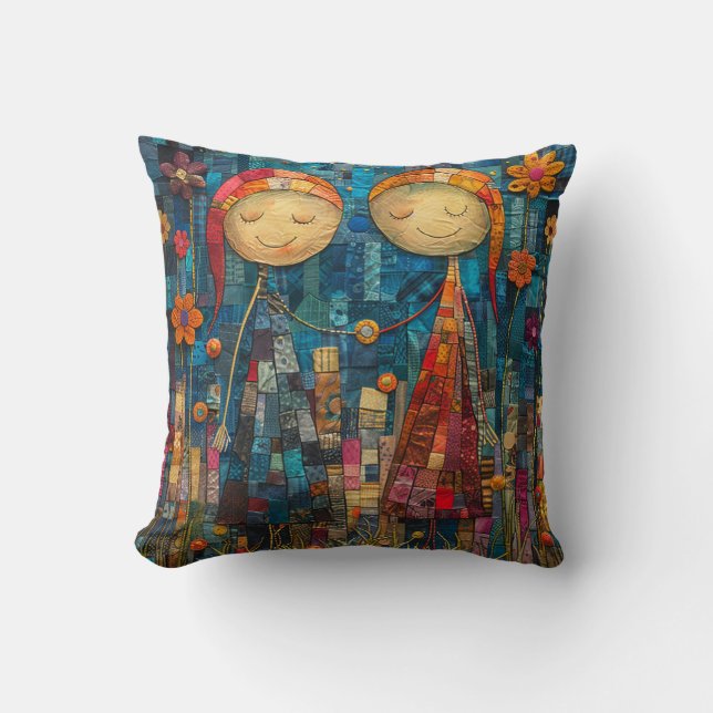 Whimsical Friends Holding Handkissen Kissen (Vorderseite)
