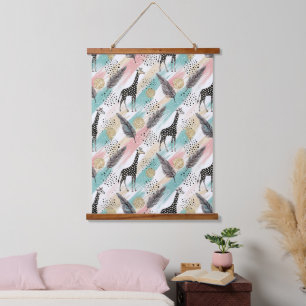 Whimsical Giraffe Polka Dot Pattern - Pastel Wandteppich Mit Holzrahmen