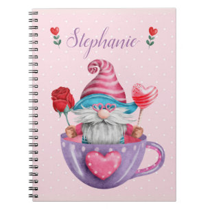 Whimsical Gnome in Teecup Herz und Blume Notizblock