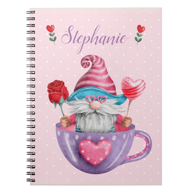 Whimsical Gnome in Teecup Herz und Blume Notizblock (Vorderseite)