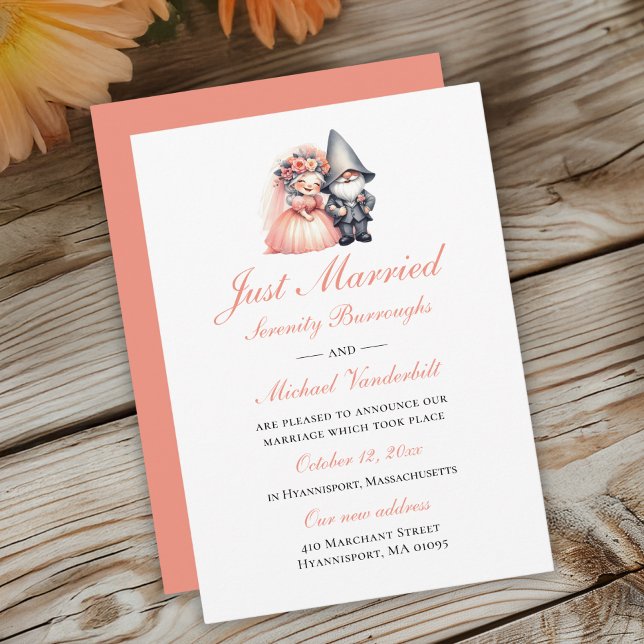 Whimsical Gnome Orange Just Married Wedding Ankündigung (Von Creator hochgeladen)