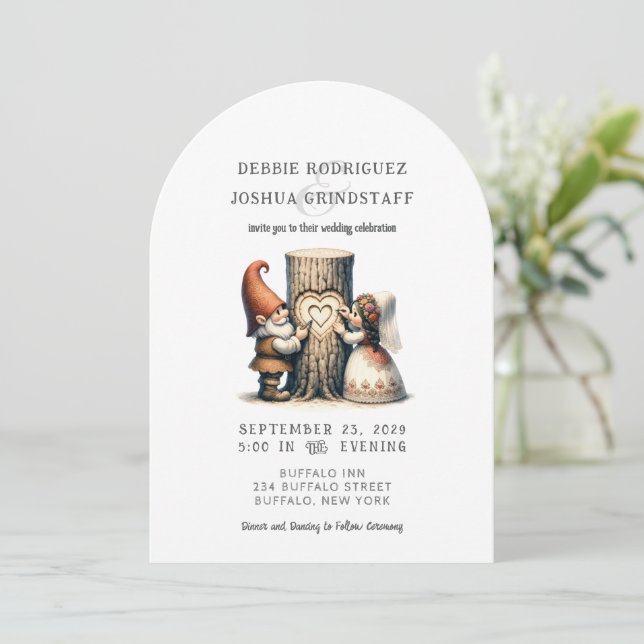 Whimsical Gnomes Fun Wedding Invitation  Einladung (Stehend Vorderseite)