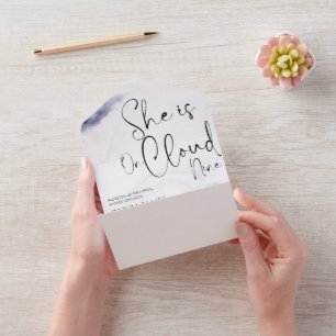 Whimsical ist auf Wolke neun Brautparty All In One Einladung