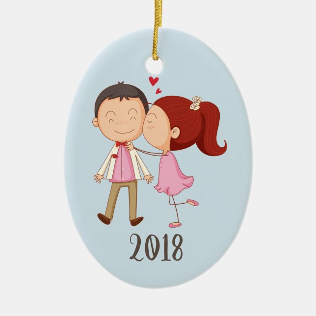 Whimsical Kissing Couple Keepake Year Keramik Ornament (Vorne)