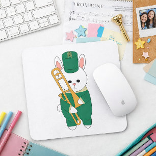 Whimsical Marching Bunny Musician Trombone Grün Mousepad