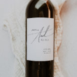 Whimsical Minimalistisch Script Wedding<br><div class="desc">Dieses weiße, minimalistische Skript Hochzeitsweinlabel ist perfekt für Ihre klassische einfache Schwarz-Weiß minimale moderne Boho Hochzeit. Das Design besticht durch elegante, delikate und romantische handgeschriebene Kalligraphieschriften mit formaler Shabby Chic-Typografie. Das Aussehen wird bei jeder Hochzeitszeit gut sein: Frühling, Sommer, Herbst oder Winter! Das Produkt ist bearbeitbar und hat viel Leerraum,...</div>
