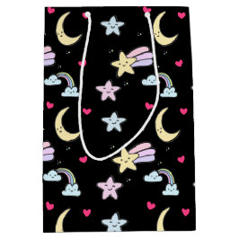 Whimsical Moon, Stars und Wolkenmuster auf schwarz Mittlere Geschenktüte