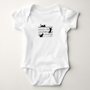 Whimsical Musical Cats auf Notenblatt Baby Strampler