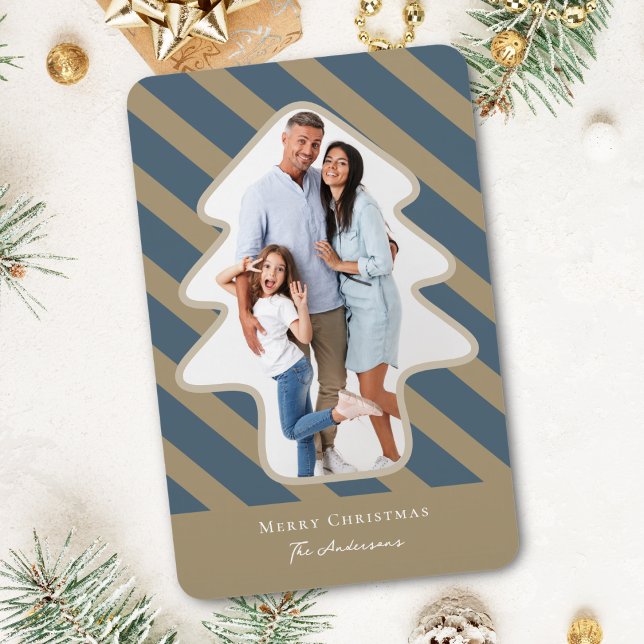 Whimsical Pine Tree Shaped Foto Holiday Card Magnet (Von Creator hochgeladen)