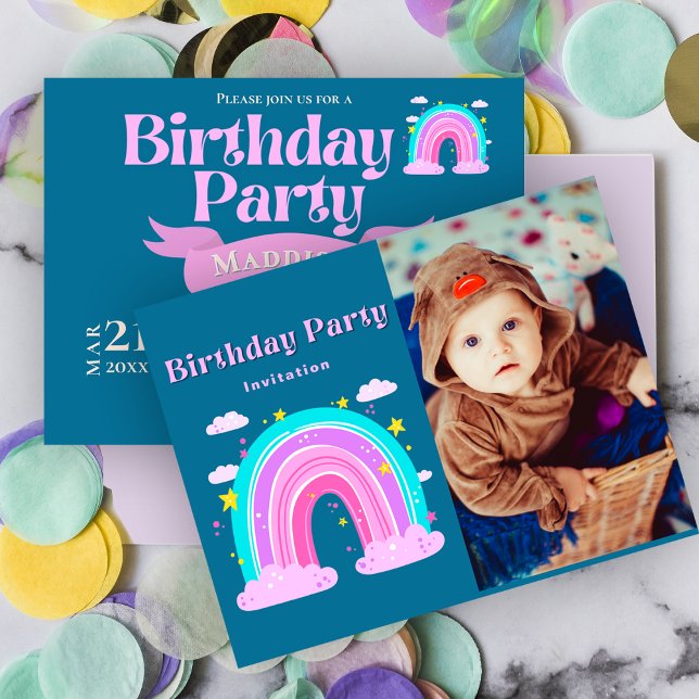 Whimsical Rainbow 1. Geburtstag Foto Einladung (Whimsical Rainbow 1st Birthday Photo Invitation)