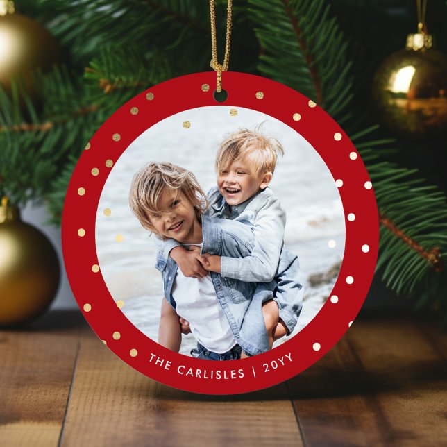 Whimsical Red and Gold Confetti 2 Foto Weihnachten Keramik Ornament (Red and gold 2 photo Christmas tree ornaments (front).)