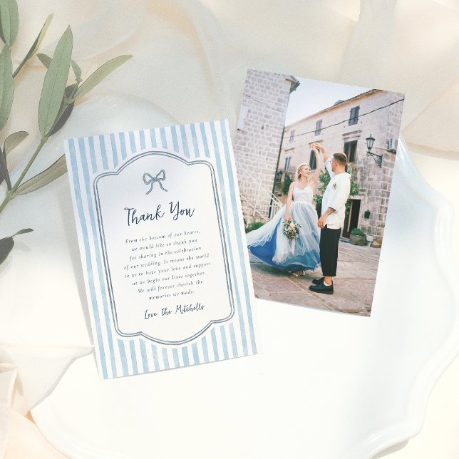 Whimsical Retro Bow & Blue Stripes Wedding Dankeskarte (Von Creator hochgeladen)