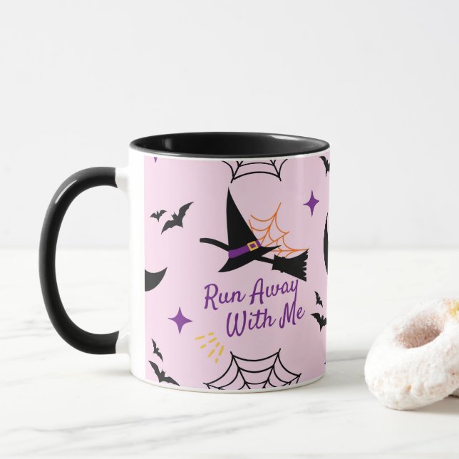 Whimsical "Run Away with Me" Halloween Hexe & Bat Tasse (Mit Donut)