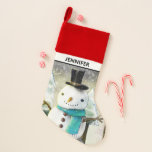 Whimsical Snowman im Winter Weihnachtslandschaft Weihnachtsstrumpf<br><div class="desc">Weihnachts-Strumpf mit einem niedlichen zeichn mit einem Schneemann mit coolem Hut und Schal. Im Hintergrund gibt es eine Reihe von schneebedeckten Pinien</div>