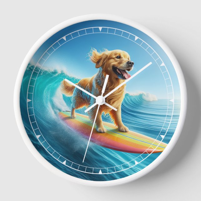 Whimsical Surfing Golden Retriever Uhr (Vorderseite)