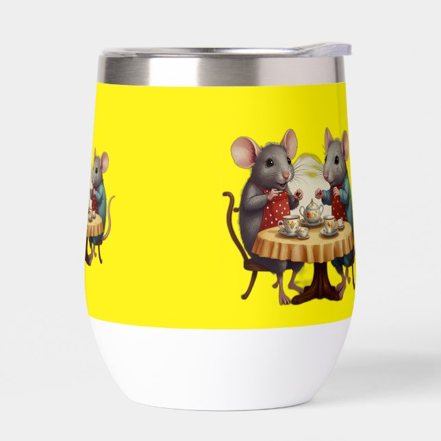 Whimsical Tea Party mit Mice Illustration auf Tass (Links)