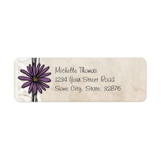 Whimsical Vintag Lila Daisy