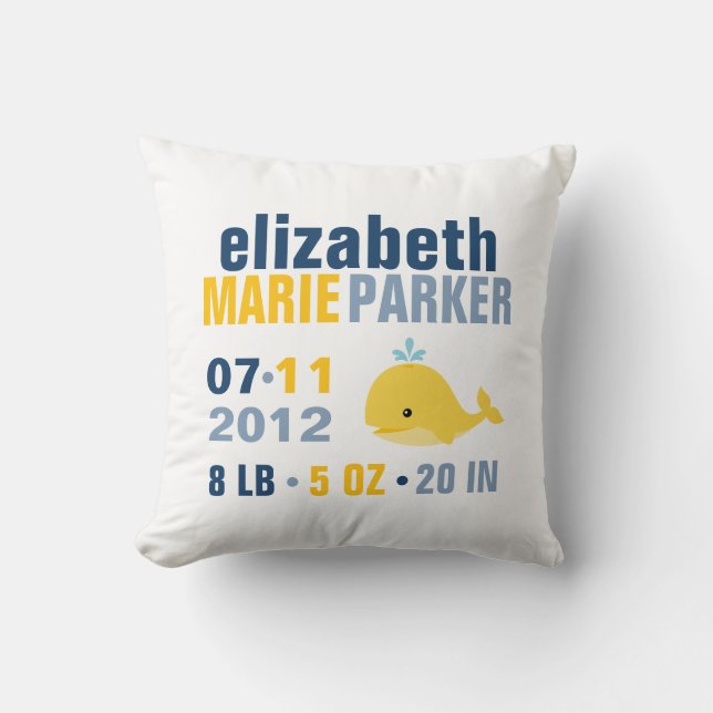 Whimsical Whale Baby Birth Ankündigung {gelb} Kissen (Vorderseite)
