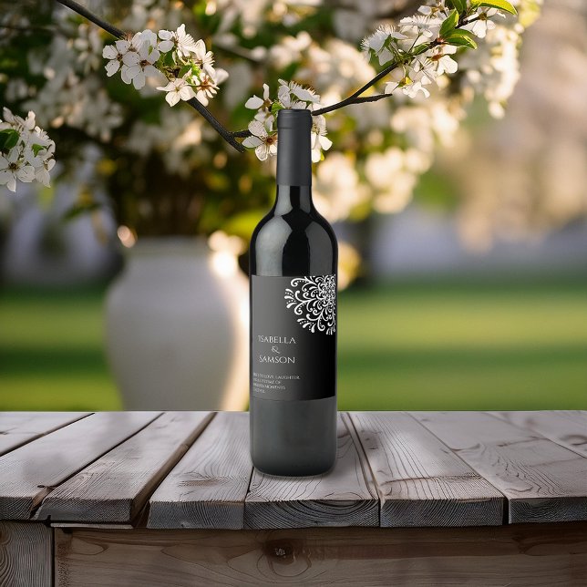 Whimsical White on Black Blüh Weinetikett (Von Creator hochgeladen)