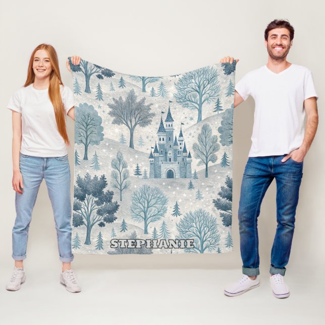 Whimsical Winter Castle Landschaft in Blue & Gray Fleecedecke (Beispiel)