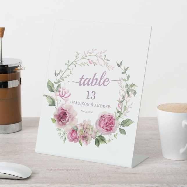 Whimsical Wreaths Wasserfarbe Tischnummer Pedestal Sockelschild (Charm your guests with whimsical elegance. adds a touch of magic to your celebration.)