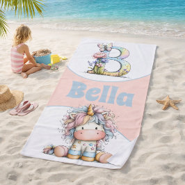 Whimsicaler floraler Anfangsbuchstabe mit Einhorn Strandtuch