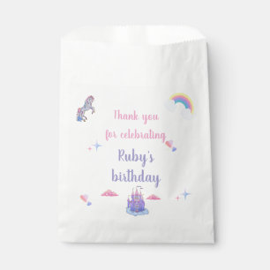 Whimsikale, märchenhafte Burg und eingetönte Tasch Geschenktütchen