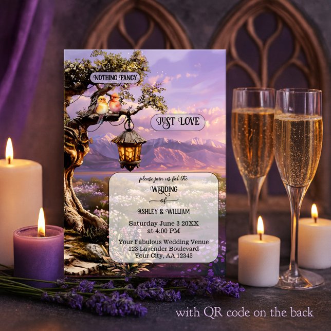 Whimsische künstlerische romantische Lavendel-Hoch Einladung (Whimsical wedding invitation featuring a painting of a lavender landscape at sunset with lantern)