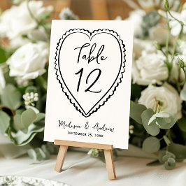 Whimsische schwarze Herz Hochzeit Tischnummer