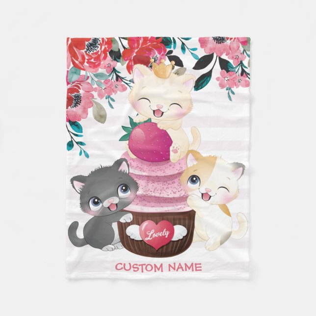 Whimsischer Cartoon Katzen Erdbeere Cupcake Fleecedecke (Vorderseite)