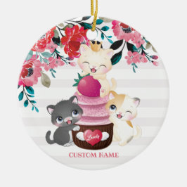 Whimsischer Cartoon Katzen Erdbeere Cupcake Keramik Ornament