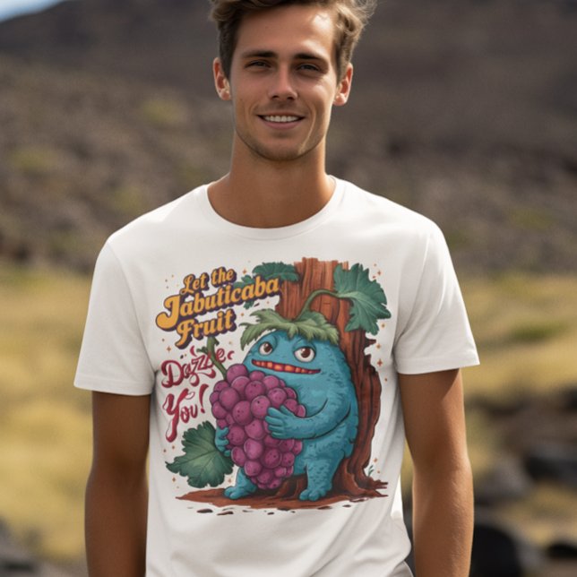 Whimsischer Charakter mit Jabuticaba-Trauben T-Shirt (Von Creator hochgeladen)