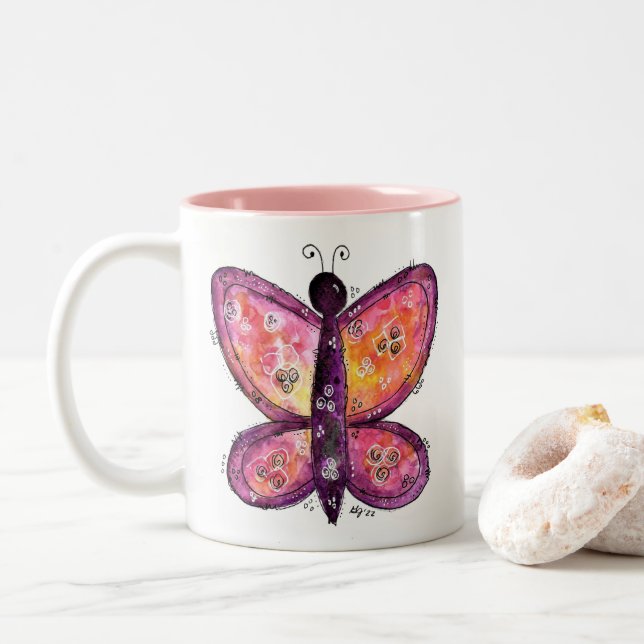 Whimsischer Lila Schmetterling Zweifarbige Tasse (Mit Donut)